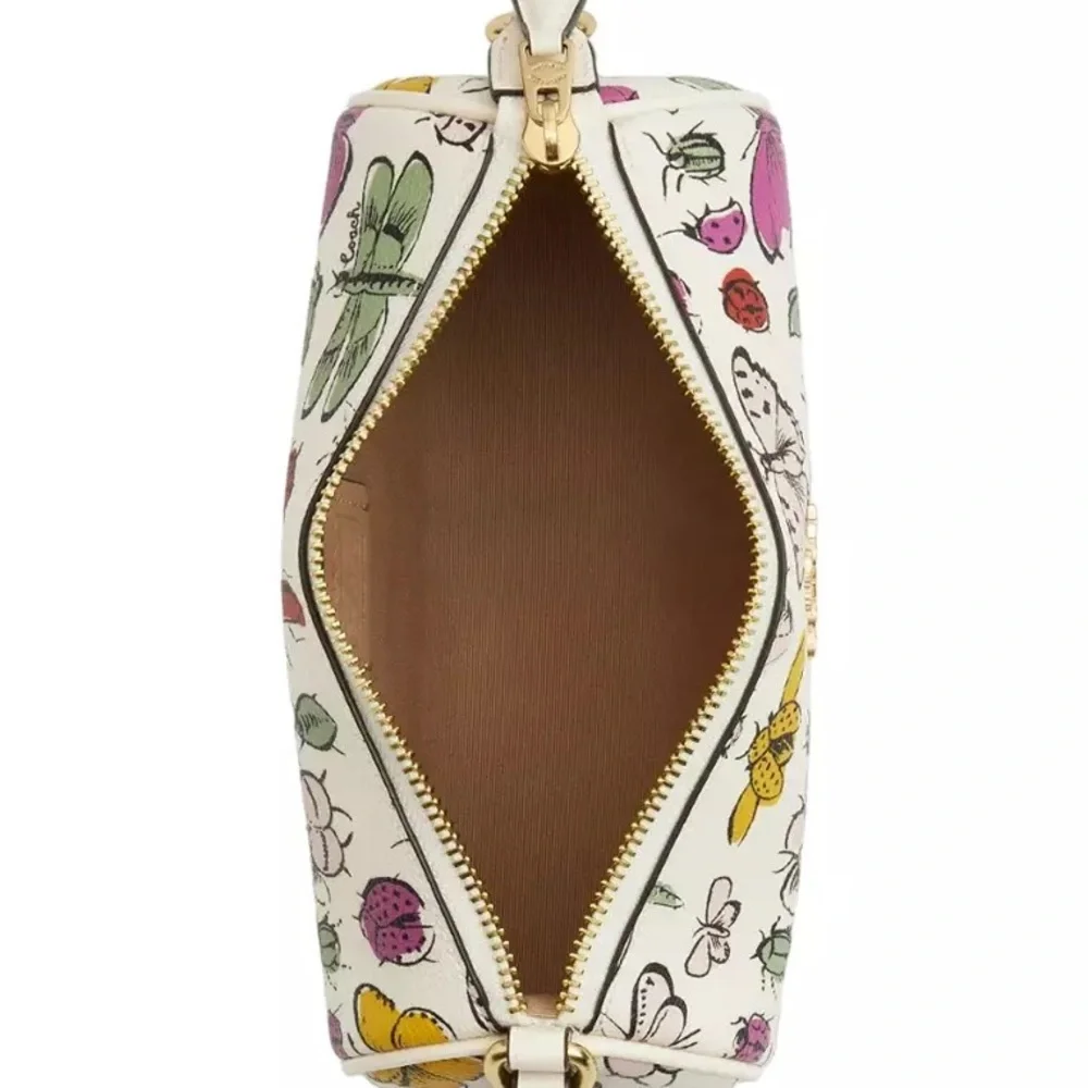 Coach White Shoulder Bag with Nature-Inspired Print - Picture 5 of 11